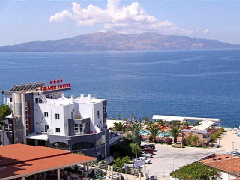 Hotel Grand Saranda Exterior photo