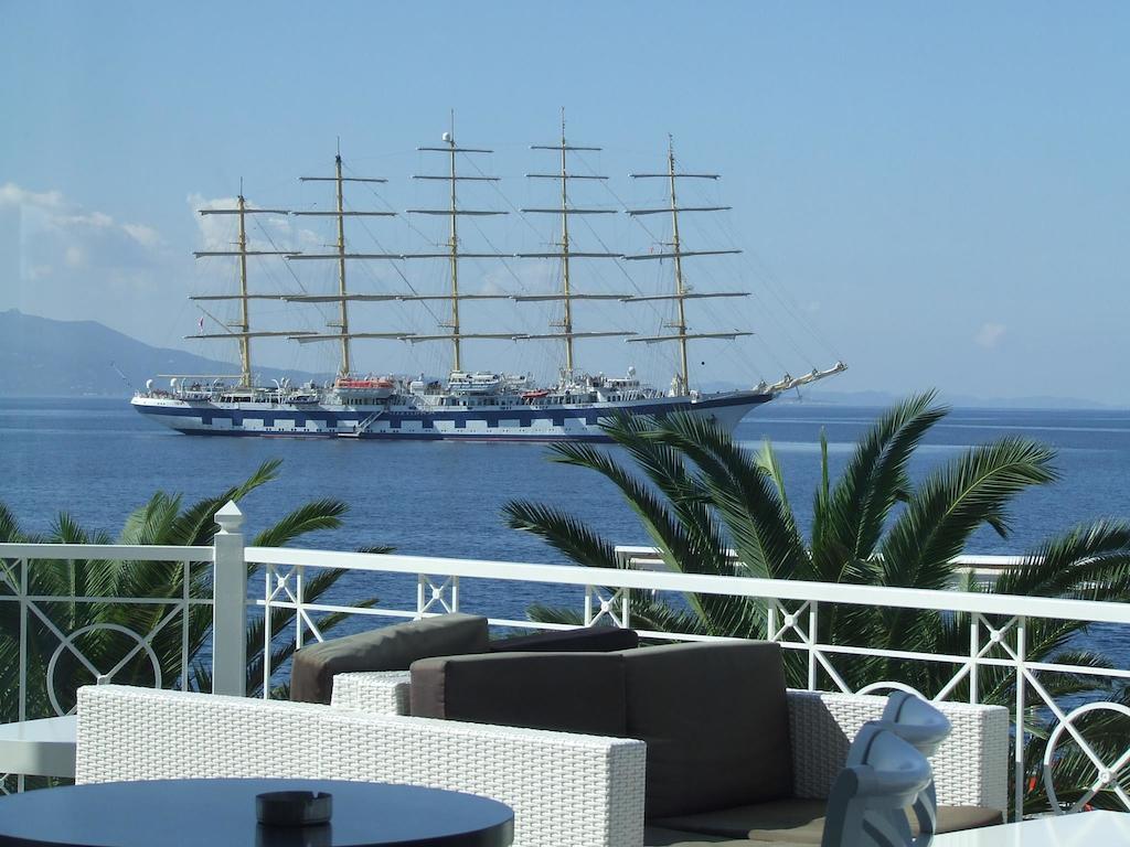 Hotel Grand Saranda Exterior photo